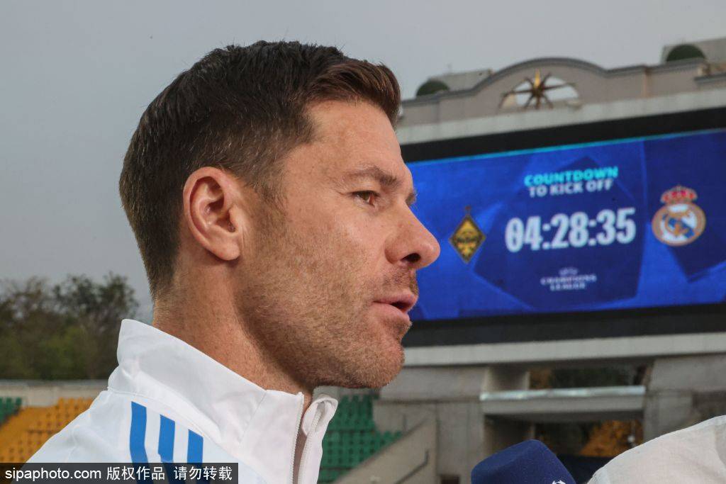 孔帕尼续约，拜仁豪取全胜：德甲与欧冠双线领跑的背后